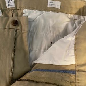 Gap - Essential Khaki Slim